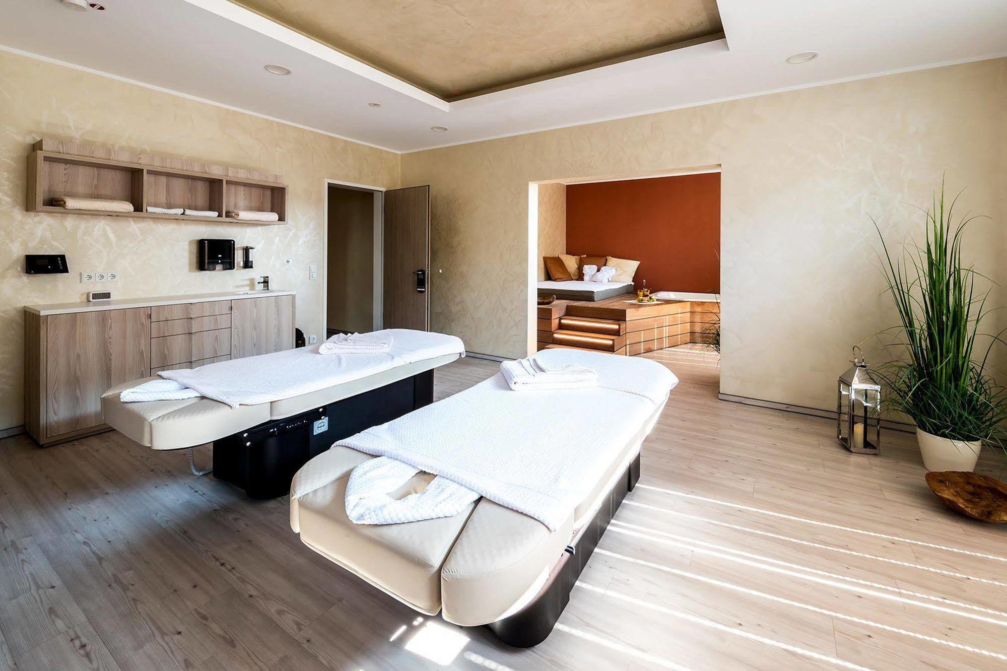 Seetelhotel Kaiserstrand Beachhotel Херингсдорф Экстерьер фото